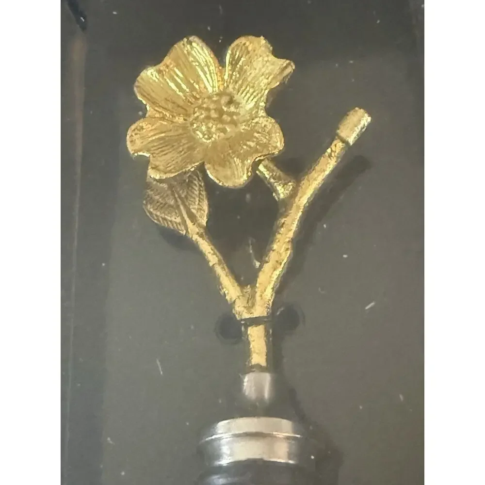 Beekman Home~ Michael Aram Style~ Parcel Gilt Dogwood Wine Bottle Stopper